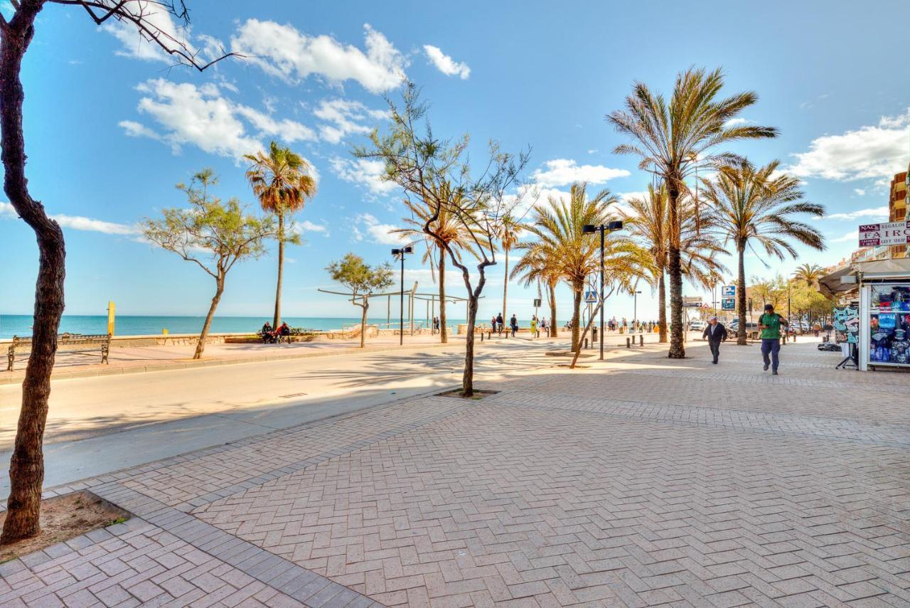 Apartamento con patio a 1 minuto de la playa Fuengirola Exterior foto